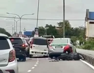 Perodua Kenari driver rams 8 vehicles, claims he fled in fear.webp