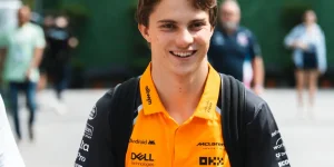 Piastri chases win as Norris fades at Singapore GP.webp