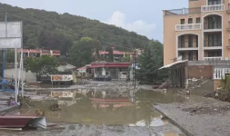 Nessebar evacuates 200 as Elenite floods again.webp