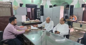 India's royal descendants collect 11-cent pensions.webp