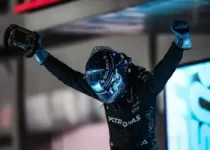 George Russell wins as Lando Norris wrecks Oscar Piastri.webp
