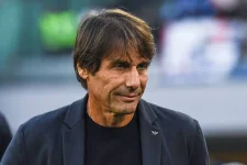 Napoli's title defense in tatters as Conte reveals injury list.webp