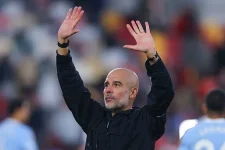 Guardiola furiously attacks his wingers after Brentford win.webp