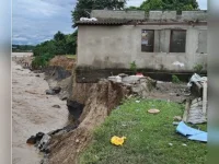 Mamata Banerjee blames Bhutan as 23 die in floods.webp