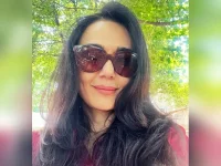 Preity Zinta tells Bobby Deol 30 years means nothing.webp