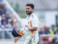 Pant limps back as Delhi tests broken foot gamble.webp
