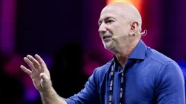Bezos warns AI bubble will pop but vows riches.webp