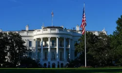 Trump threatens mass federal worker purge over shutdown.webp