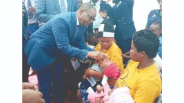 Mombeshora defies beliefs for Harare's vaccine drive.webp