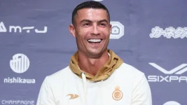 Cristiano Ronaldo becomes the first footballer to reach $1 billion.webp