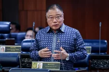 Tiong King Sing admits mistake over controversial gala dinner.webp