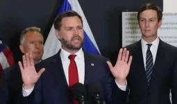 Trump and Vance threaten Hamas from Israel.webp