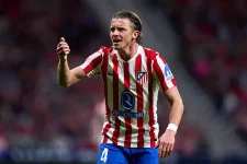 Man United eyes Gallagher in winter window.webp