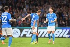 De Bruyne suffers injury after penalty goal for Napoli.webp