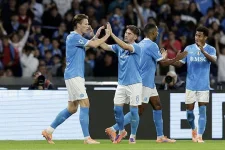 Napoli tops Inter Milan 3-1 to lead Serie A.webp