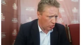 De Jongh calls for simultaneous kick-offs in final PSL fixtures.webp