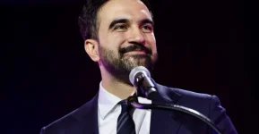 Musk calls Zohran Mamdani Dems' future.webp