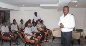 Minister pays Queens after boycott threat.webp