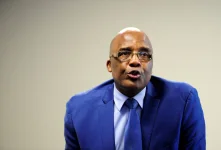 Motsoaledi admits 518,000 dead as Didiza joins TB circus.webp
