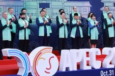 US and China call truce at APEC summit.webp