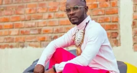 Okyeame Kwame blasts hair policy, calls it pointless.webp