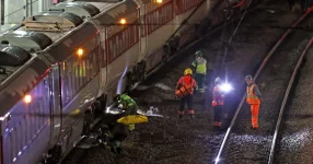 London train stabbing leaves 10 injured, two arrested.webp