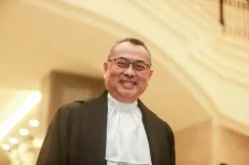 Top judge warns AI can't replace human justice in courts.webp
