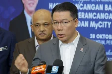 Nga Kor Ming apologizes for the media outburst.webp