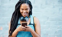 Gen Z cuts spending but splurges on must-haves.webp