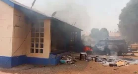 Murder at Ehi-Zongo sparks mob violence and police station fire.webp