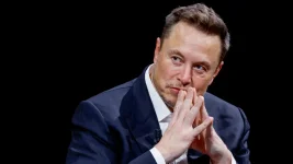 Tesla shareholders approve Musk's record pay package.webp