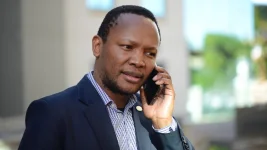 Moses Kau praises Nkosana Makate's win against Vodacom.webp