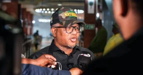 Mbalula warns of US pressures on ANC, echoes past struggles.webp
