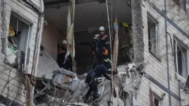 Russia strikes Ukrainian cities, killing six and damaging energy infrastructure.webp