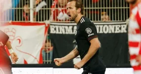 Kane's late header earns Bayern a draw at Union Berlin.webp