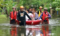 Super Typhoon Fung-wong nears the Philippines, mass evacuations.webp