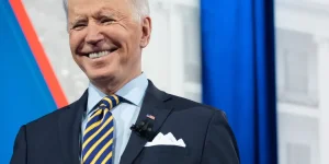 Biden honors Beau, slams shutdown at Omaha gala.webp