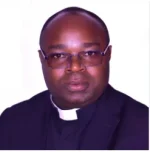 Monsignor Sunday warns against phone use, commercialization in the church.webp