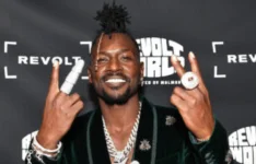 Antonio Brown freed on Miami bond.webp