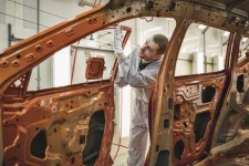 UK growth slows to 0.1% on car output drop.webp