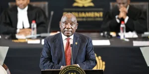 Ramaphosa calls the local industry to build South Africa.webp