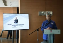 Zahid says BN-PH tie lifts Sabah's chances.webp