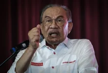 Anwar defends appeal on Sabah grant ruling.webp