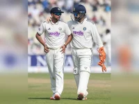Kuldeep targets tight hold on SA in first Test.webp