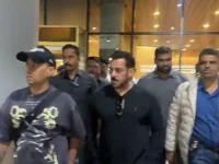 Salman returns to Mumbai after Qatar Da-Bangg tour.webp