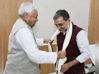 Upendra Kushwaha meets Nitish Kumar after NDA win.webp