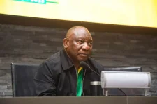 Ramaphosa challenges ANC critics on resignation call.webp