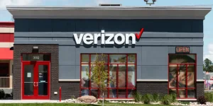 Verizon to cut 15000 US jobs in major workforce move.webp