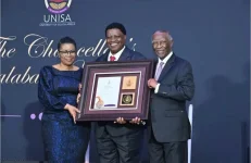 Unisa gives Sam Nujoma posthumous liberation award.webp