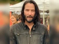 Keanu Reeves thanks the FBI for recovering stolen items.webp